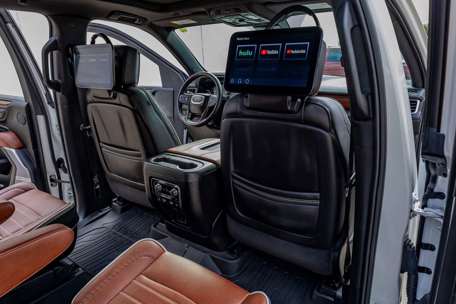 Used 2024 GMC Yukon XL Denali Ultimate image 32