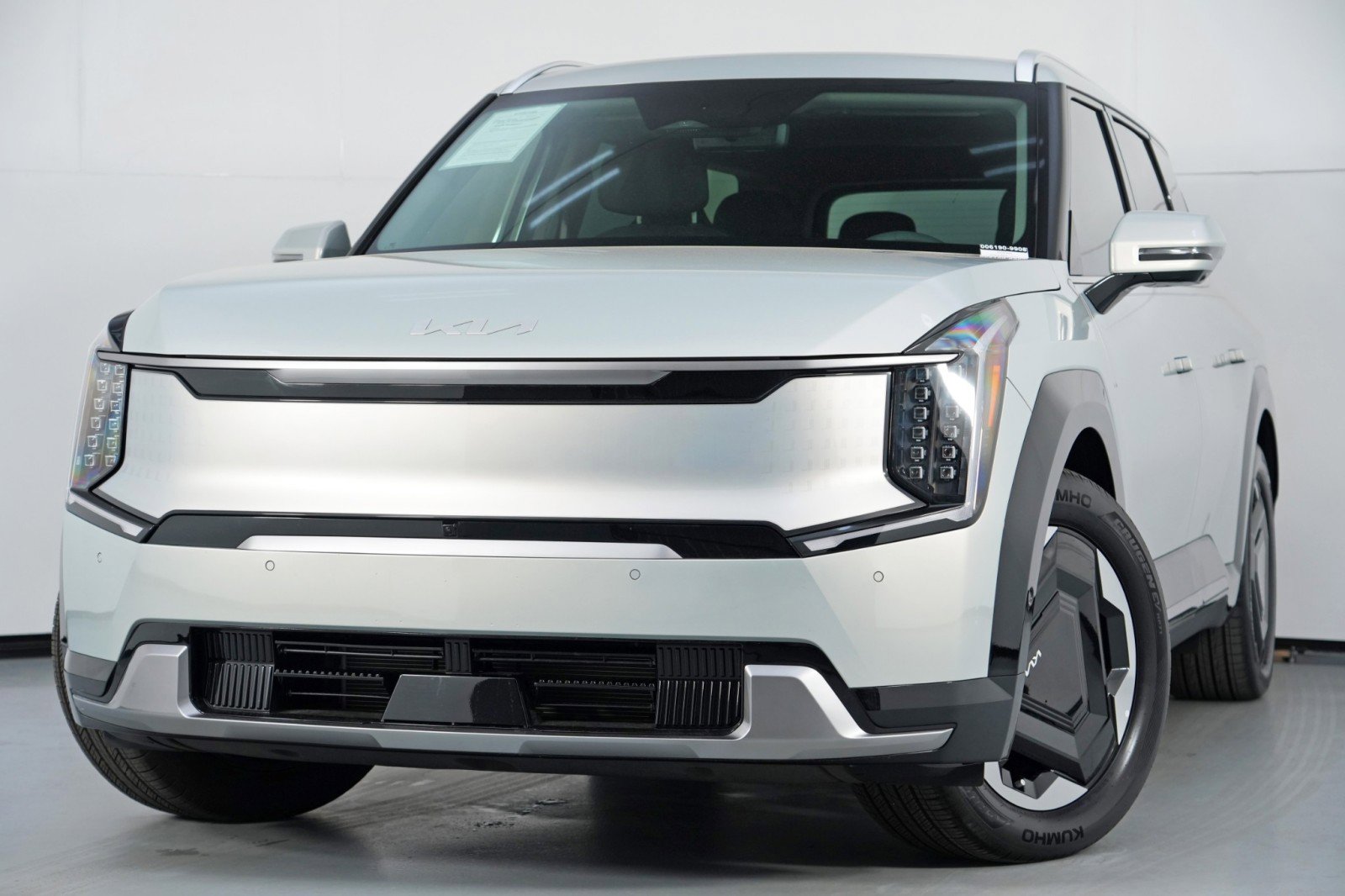 Used 2026 Kia EV9 Land image 3