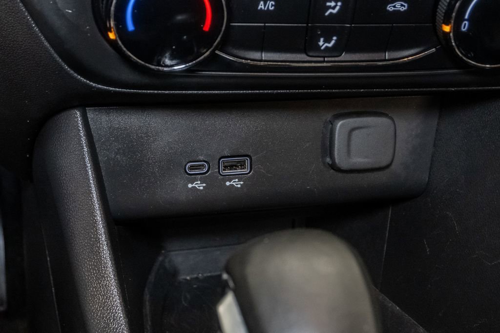Used 2025 Buick Encore GX Preferred FWD image 18