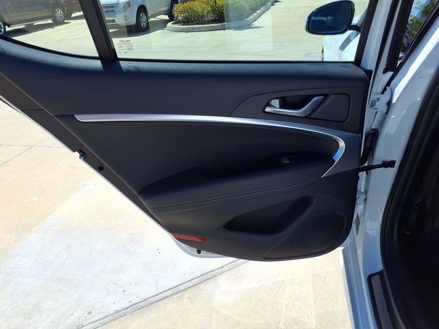Used 2025 Genesis G70 2.5T RWD image 15