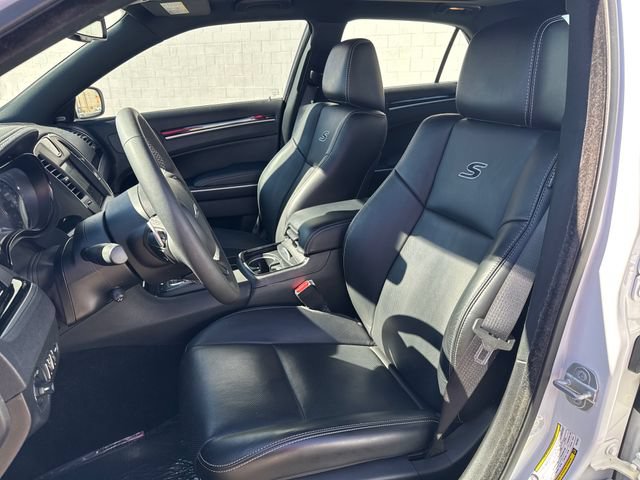 Used 2023 Chrysler 300 S w/ Comfort Group RWD image 9