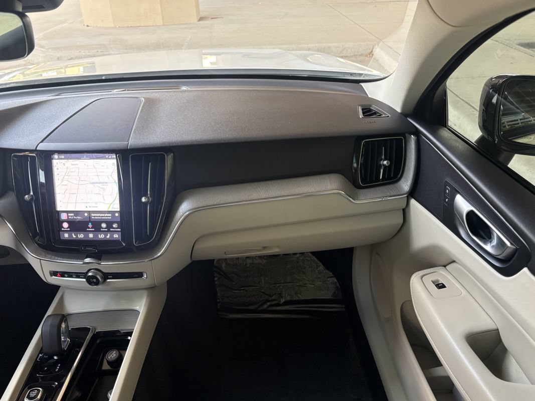 Used 2024 Volvo XC60 B5 Plus AWD/4WD image 12