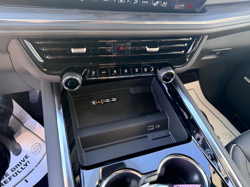 New 2026 Chevrolet Suburban Premier image 20