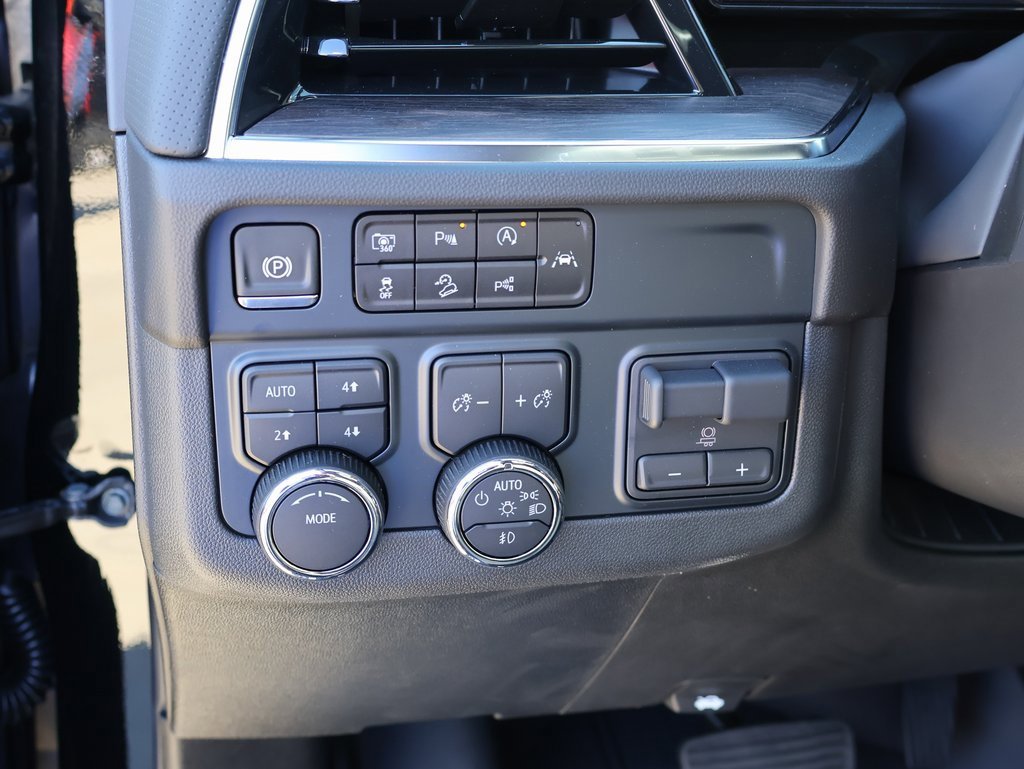 New 2025 Chevrolet Suburban Premier image 13