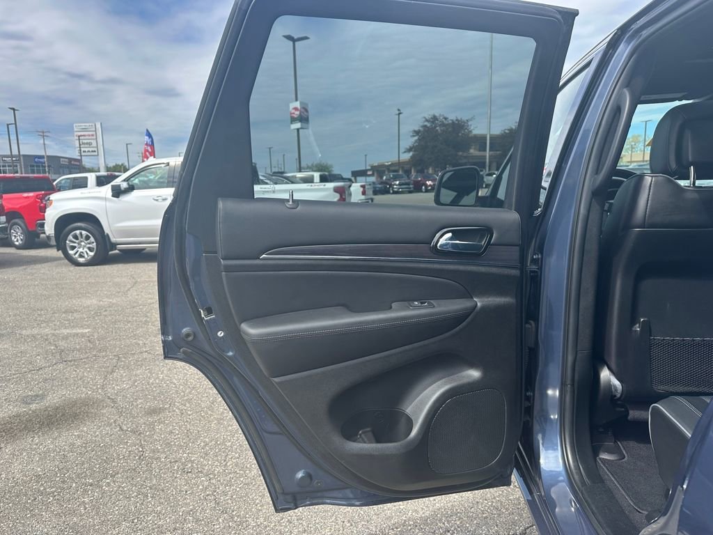 Used 2020 Jeep Grand Cherokee Overland AWD/4WD image 9