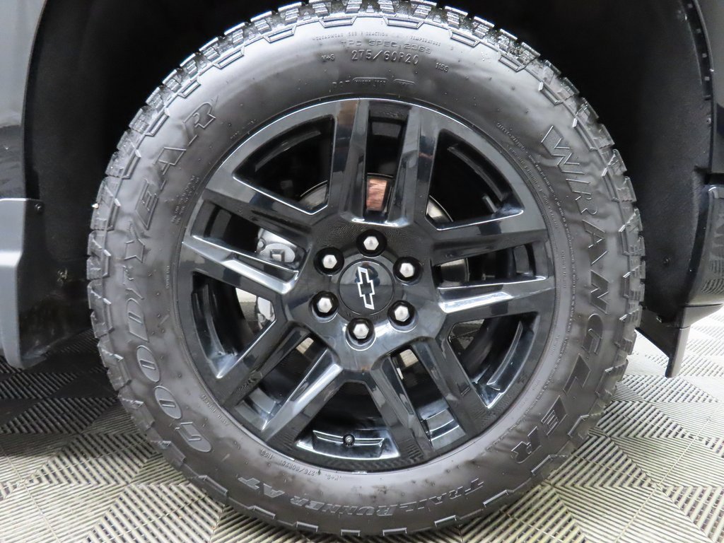 Used 2025 Chevrolet Silverado 1500 High Country w/ Midnight Edition image 8