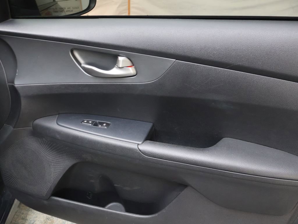 Used 2020 Kia Forte LXS image 11