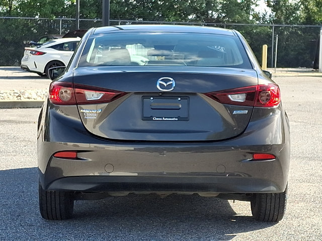 Used 2018 MAZDA MAZDA3 Sport FWD image 8