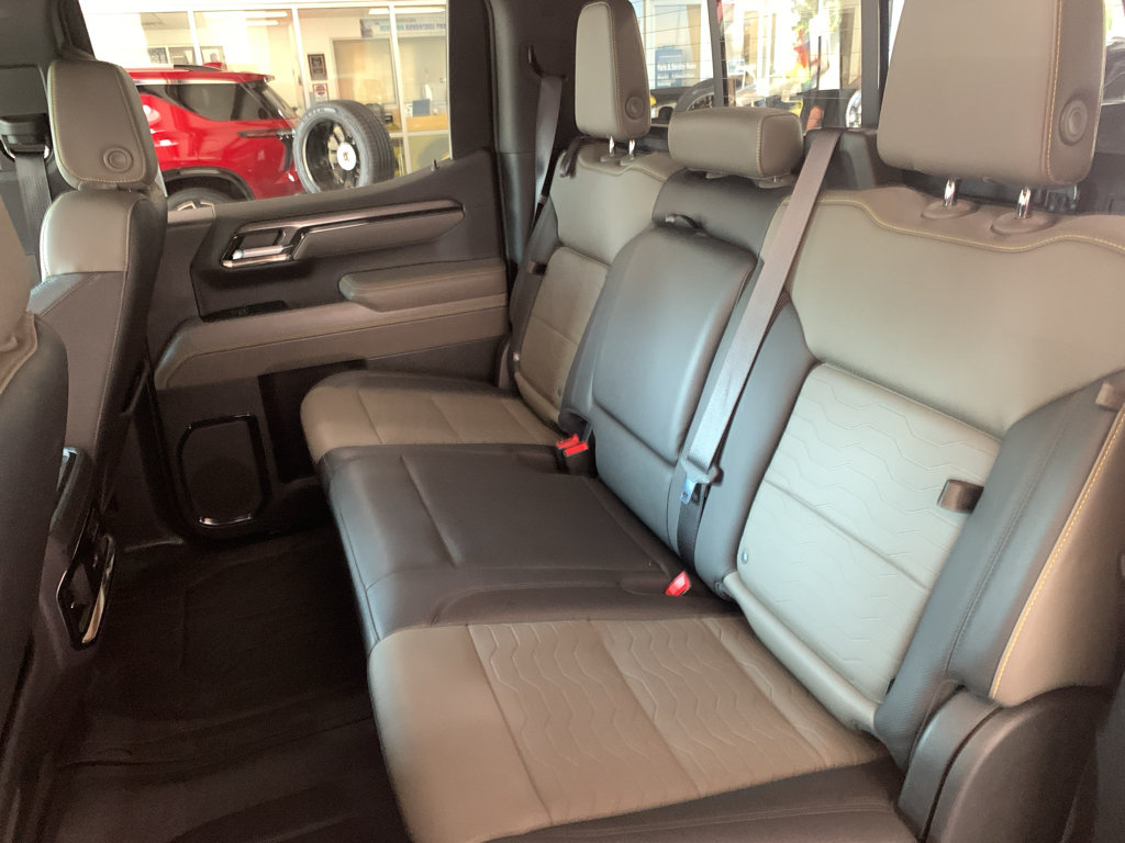 Used 2022 Chevrolet Silverado 1500 ZR2 w/ Technology Package AWD/4WD image 15