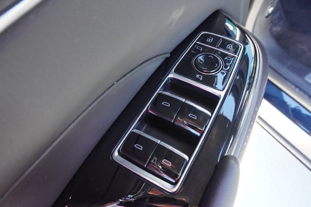 Certified 2024 Cadillac Lyriq Luxury RWD image 16