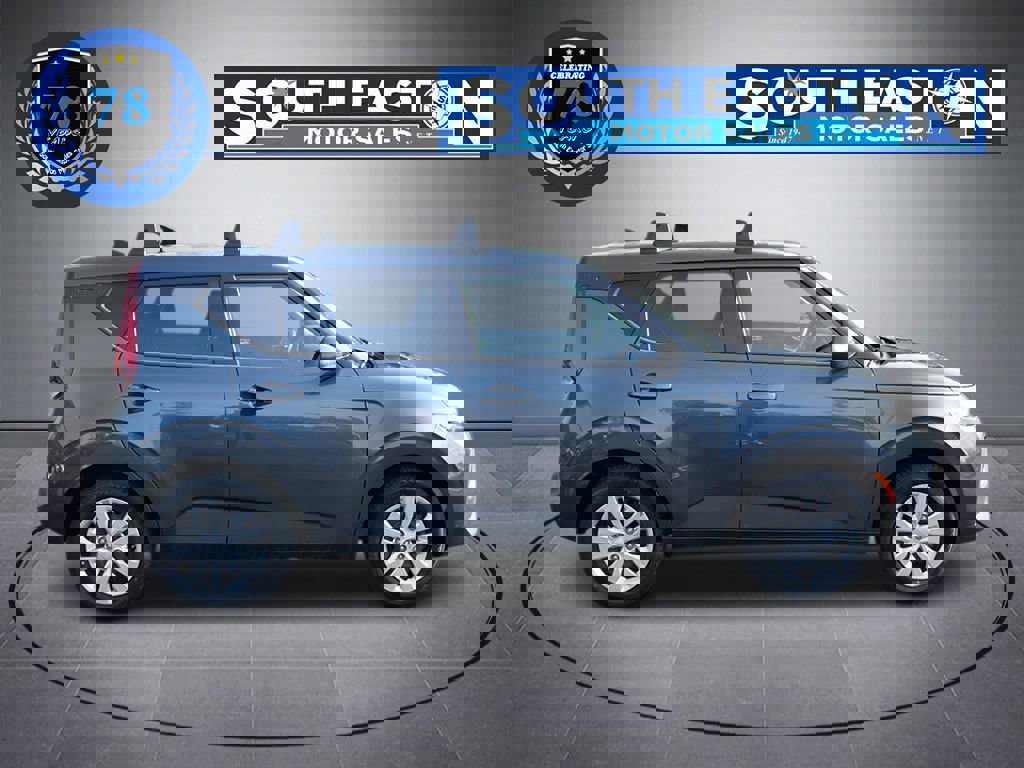 Used 2021 Kia Soul LX image 8