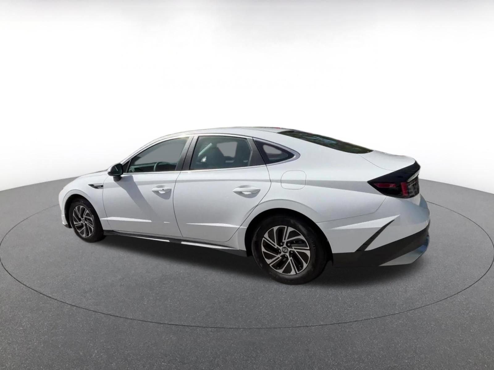 Used 2026 Hyundai Sonata Blue FWD image 11