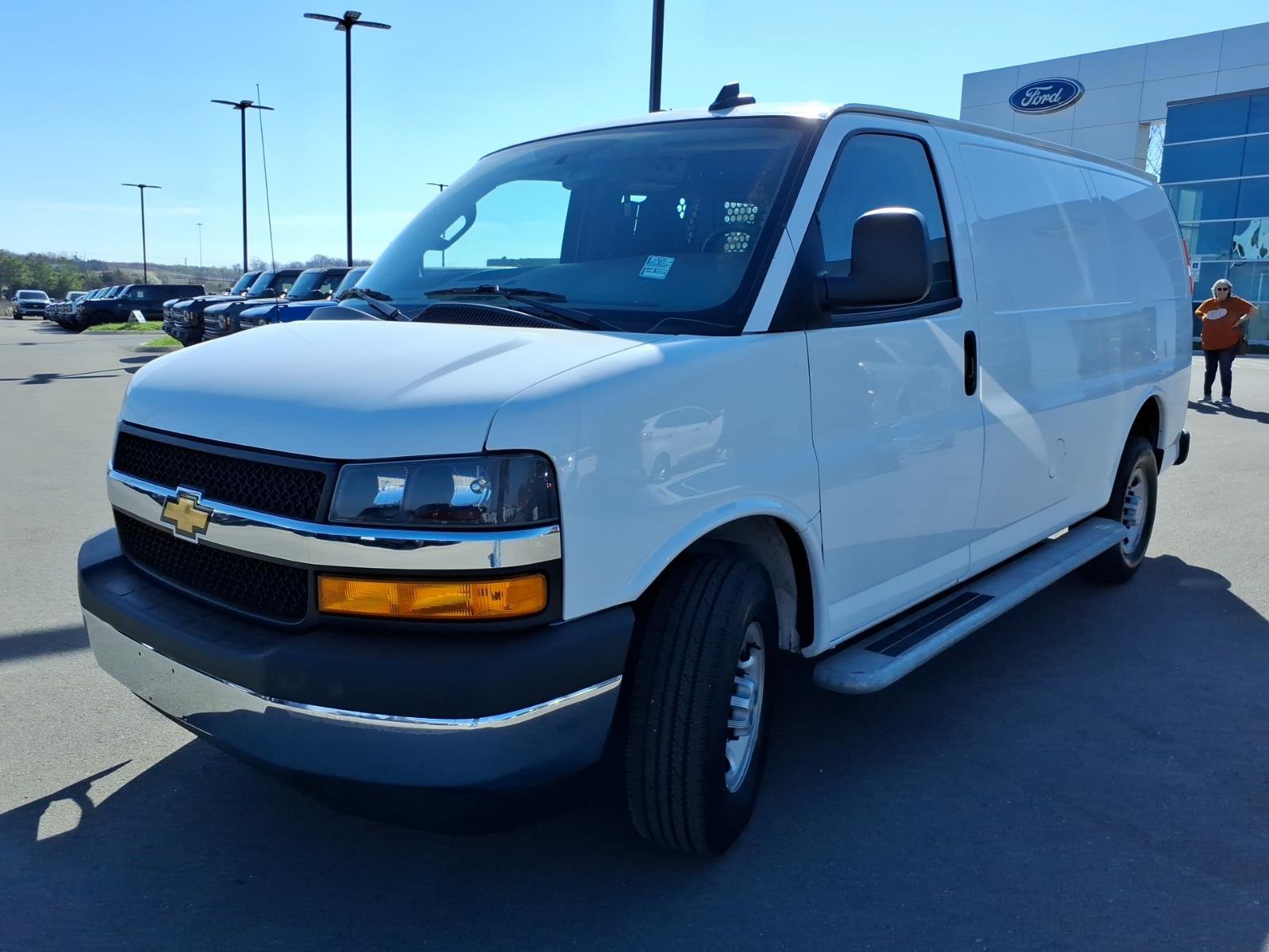 Used 2024 Chevrolet Express 2500 w/ Driver Convenience Package image 7