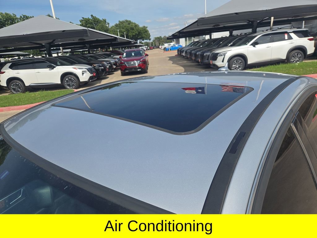 Used 2012 Mercedes-Benz C 250 Sedan image 11