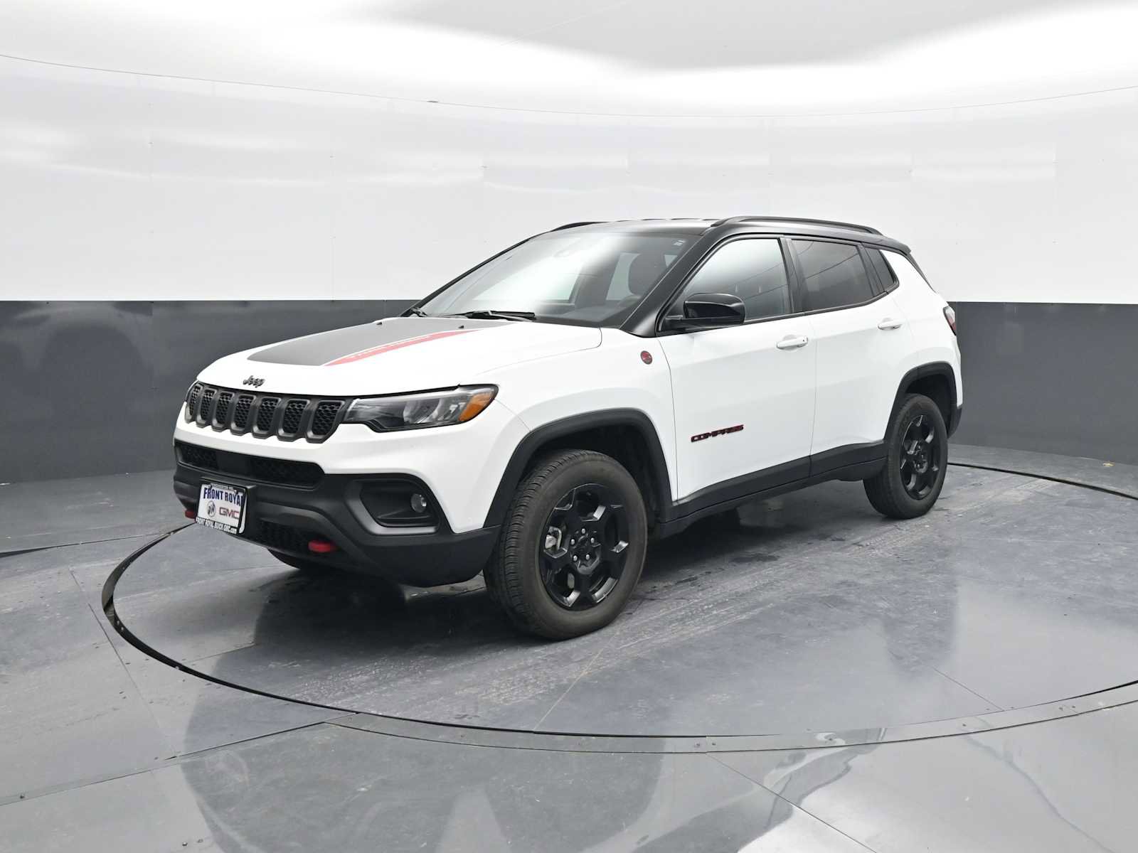 Used 2024 Jeep Compass Trailhawk image 4
