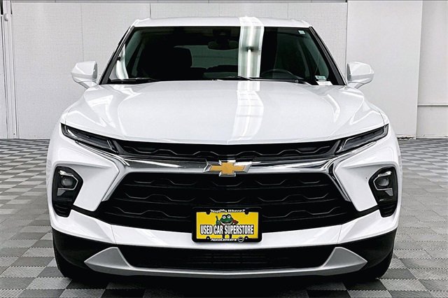 Used 2025 Chevrolet Blazer LT image 3