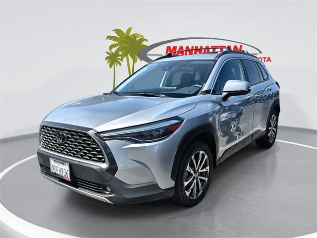 Certified 2022 Toyota Corolla Cross XLE image 1