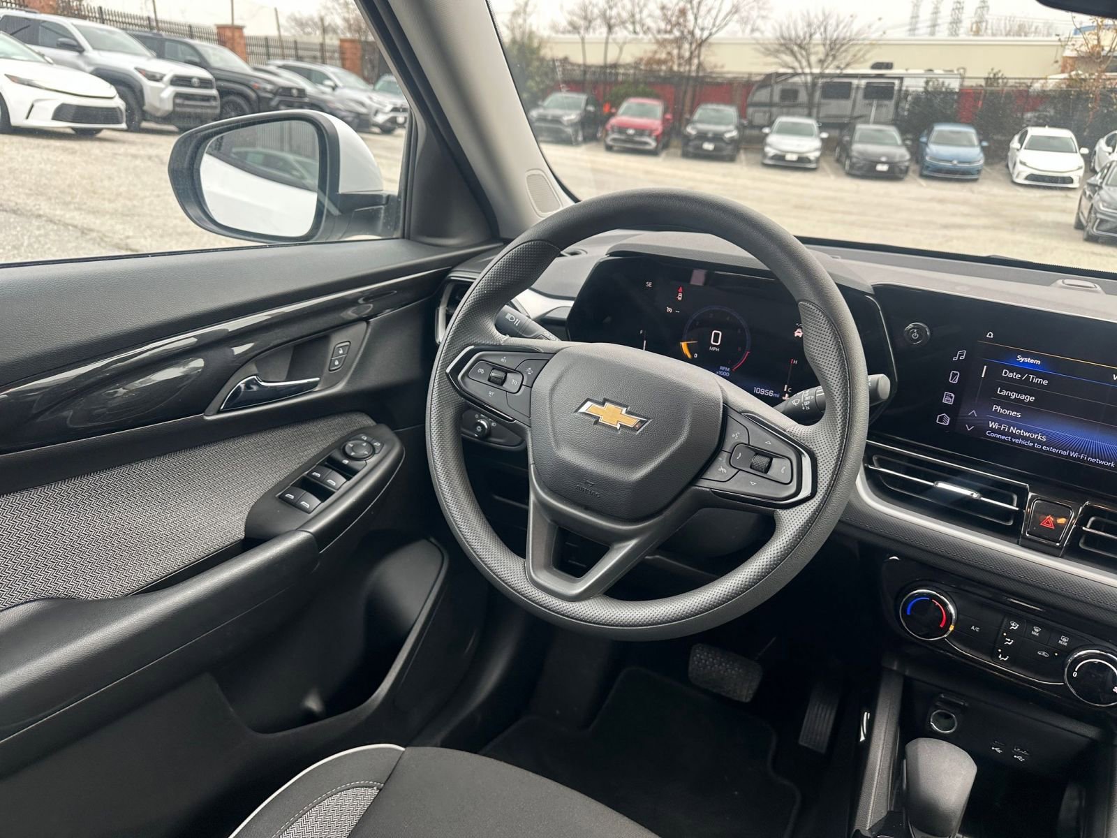 Used 2025 Chevrolet TrailBlazer LT image 32