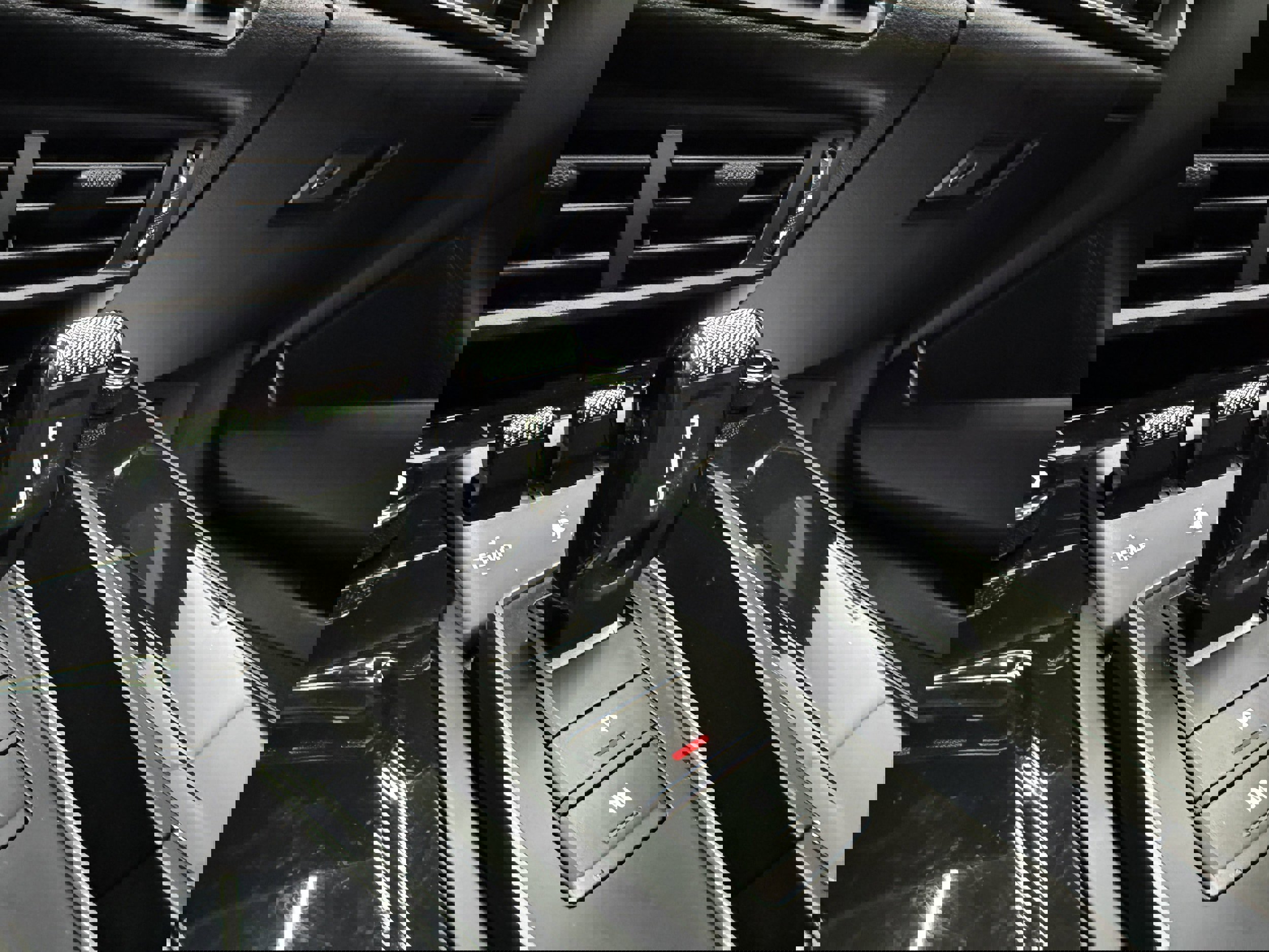 Used 2025 Porsche 911 Carrera RWD image 25