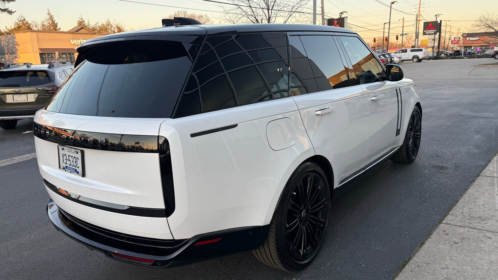 Used 2025 Land Rover Range Rover SE image 5