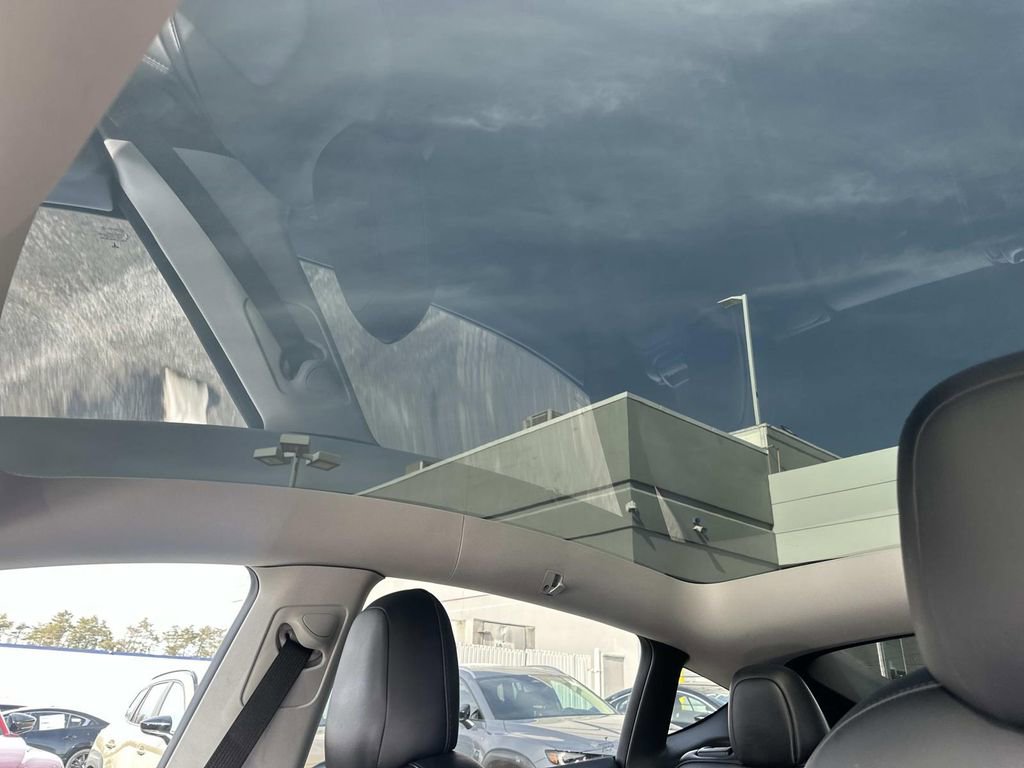 Used 2021 Tesla Model Y Performance image 24