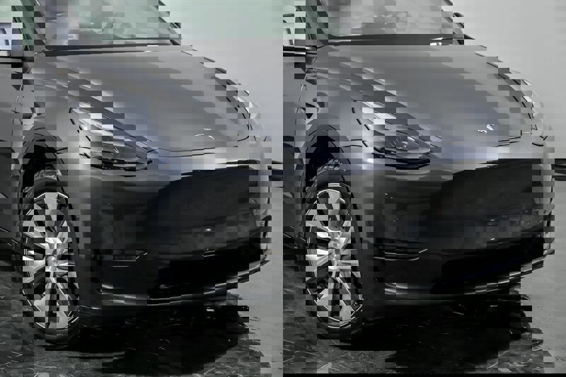 Used 2022 Tesla Model Y Long Range image 2