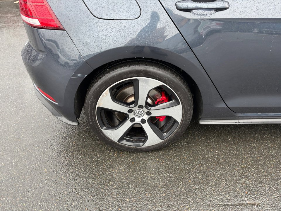 Used 2019 Volkswagen GTI SE FWD image 23