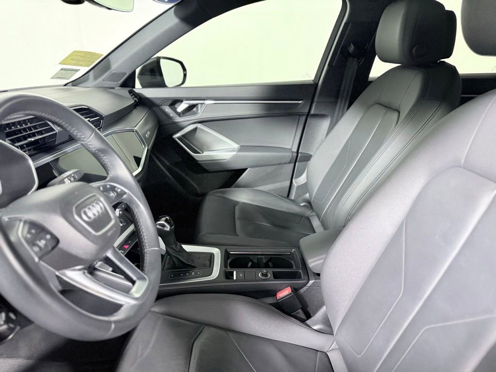 Used 2020 Audi Q3 2.0T Premium Plus w/ Premium Plus Package AWD/4WD image 17