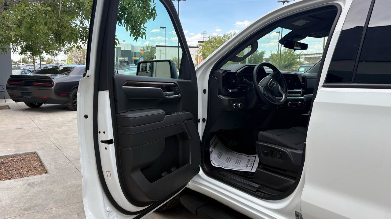 Used 2025 GMC Sierra 1500 Elevation AWD/4WD image 17
