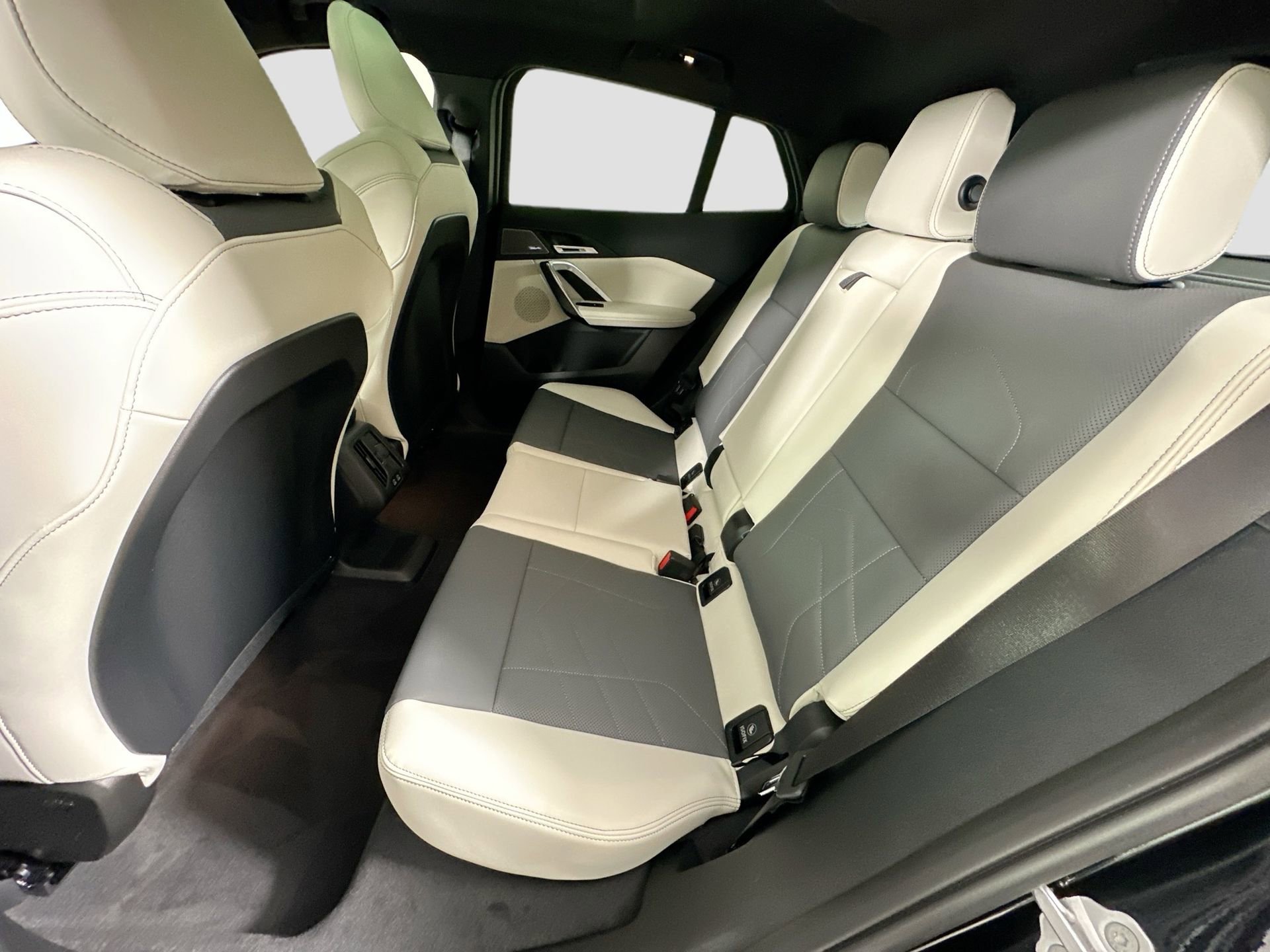 New 2026 BMW X2 xDrive28i image 26