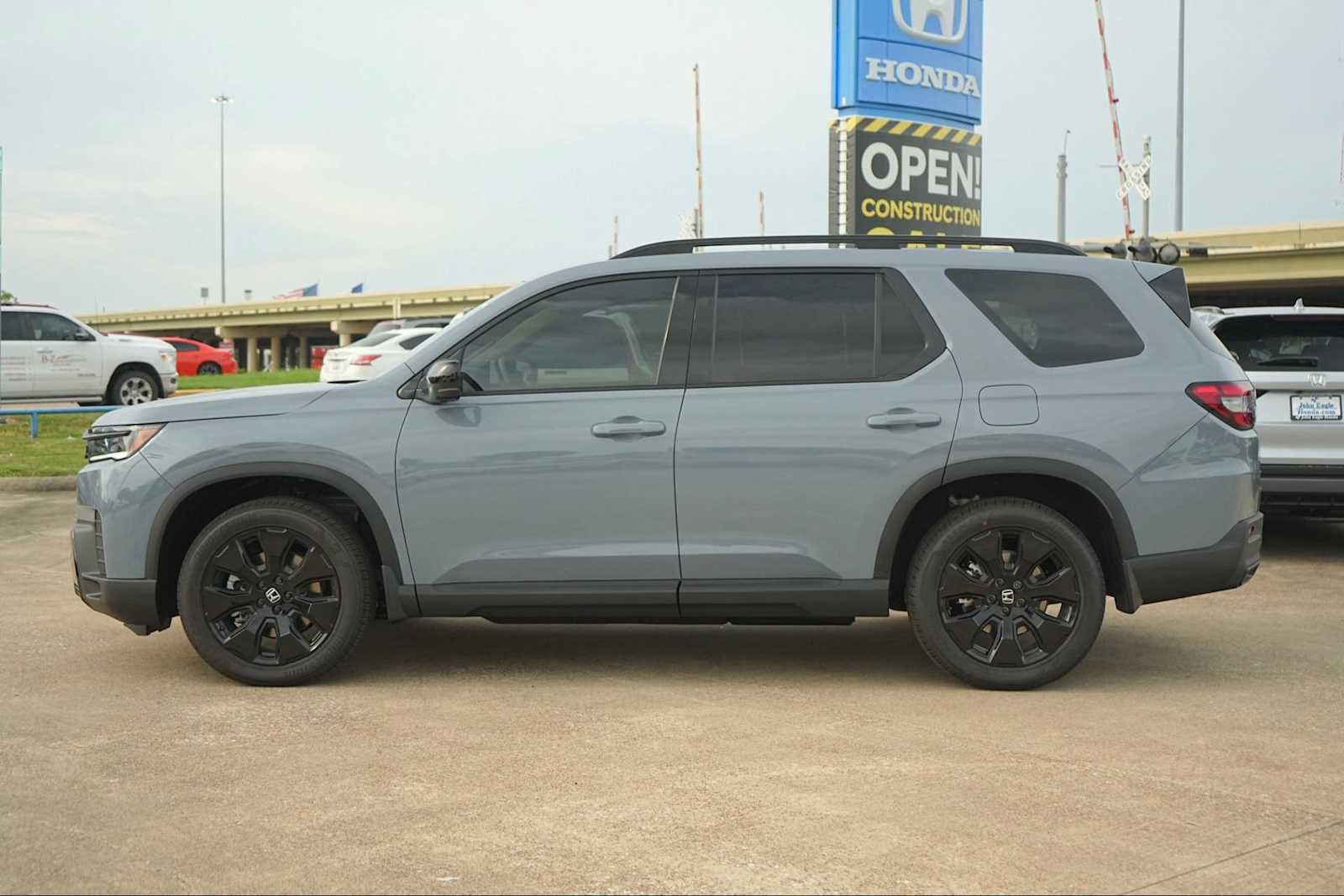 New 2026 Honda Pilot Black Edition image 3