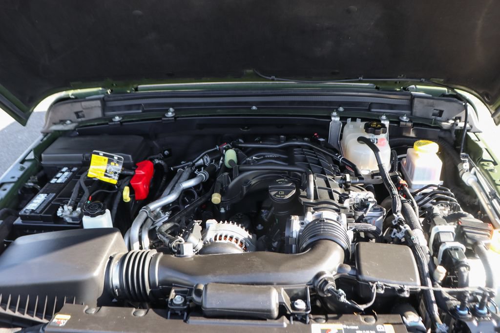 Used 2023 Jeep Gladiator Sport AWD/4WD image 11