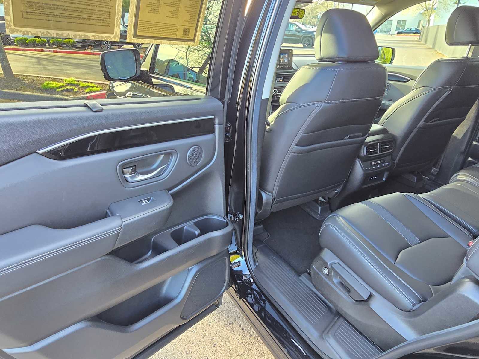 Used 2025 Honda Pilot EX-L image 15