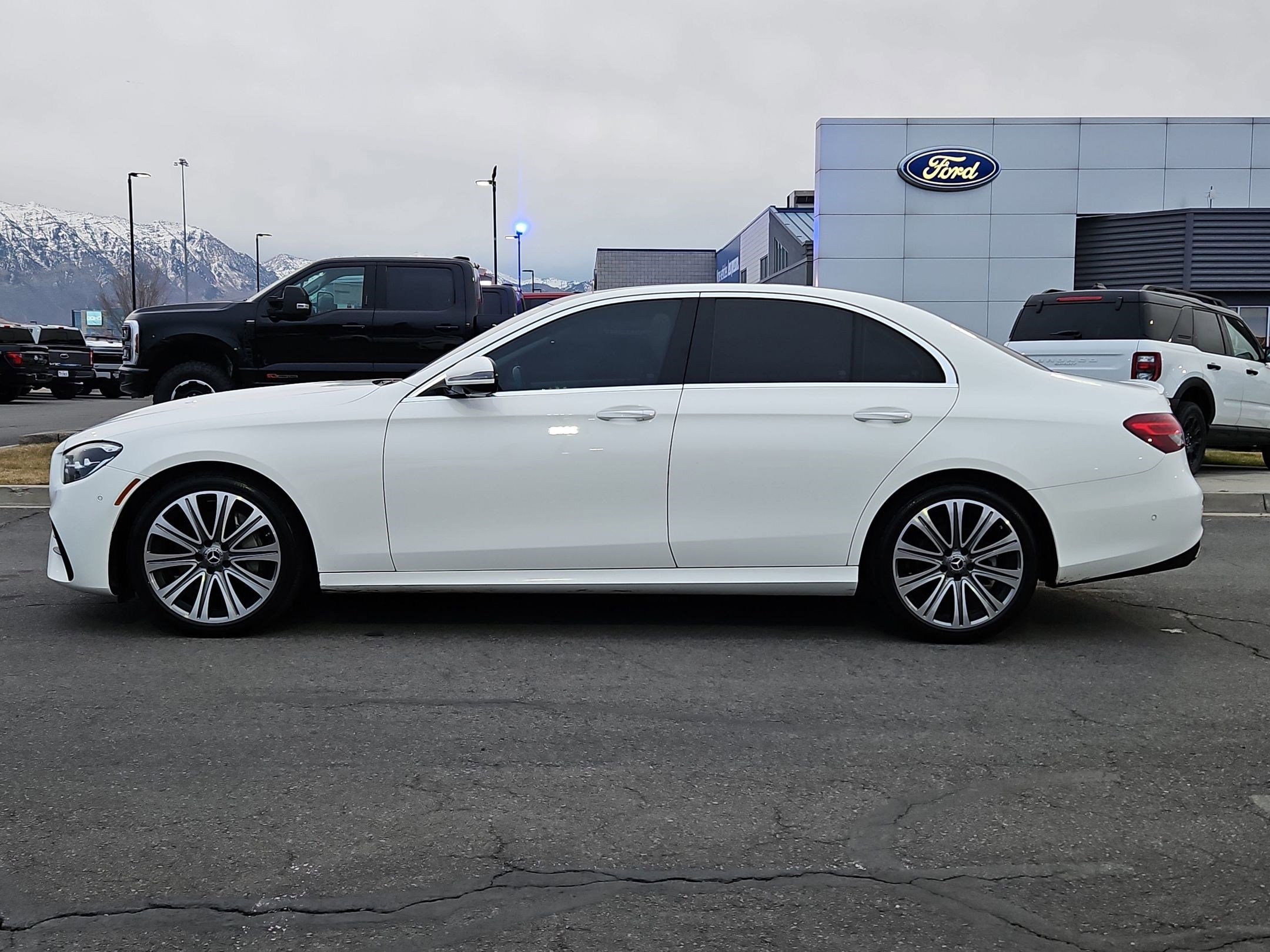 Used 2022 Mercedes-Benz E 350 4MATIC Sedan image 9