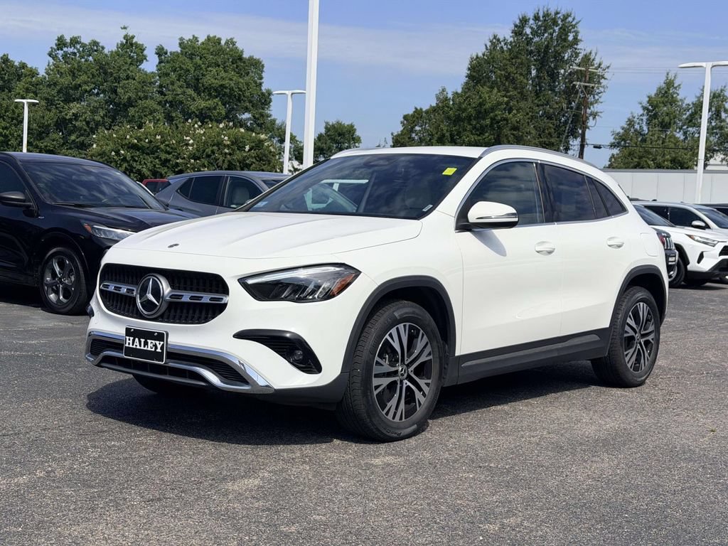 Used 2025 Mercedes-Benz GLA 250 4MATIC image 5