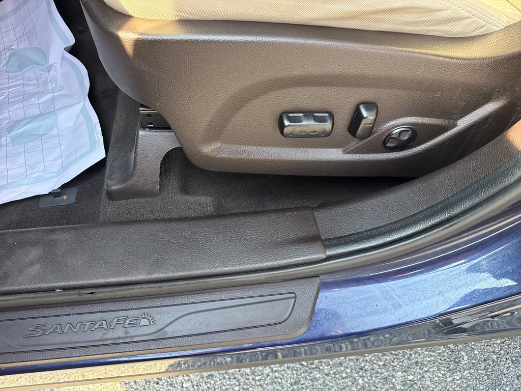 Used 2017 Hyundai Santa Fe Sport FWD image 28