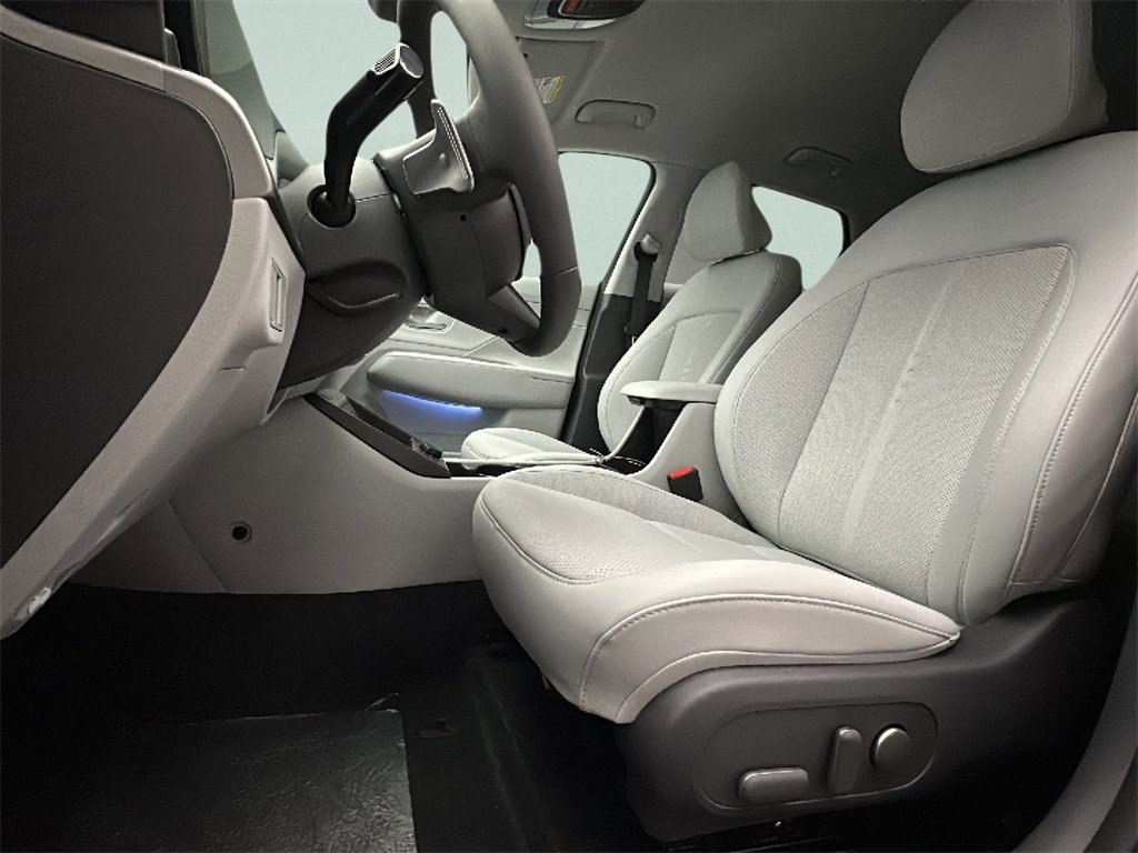 New 2026 Hyundai Kona SEL Premium image 9