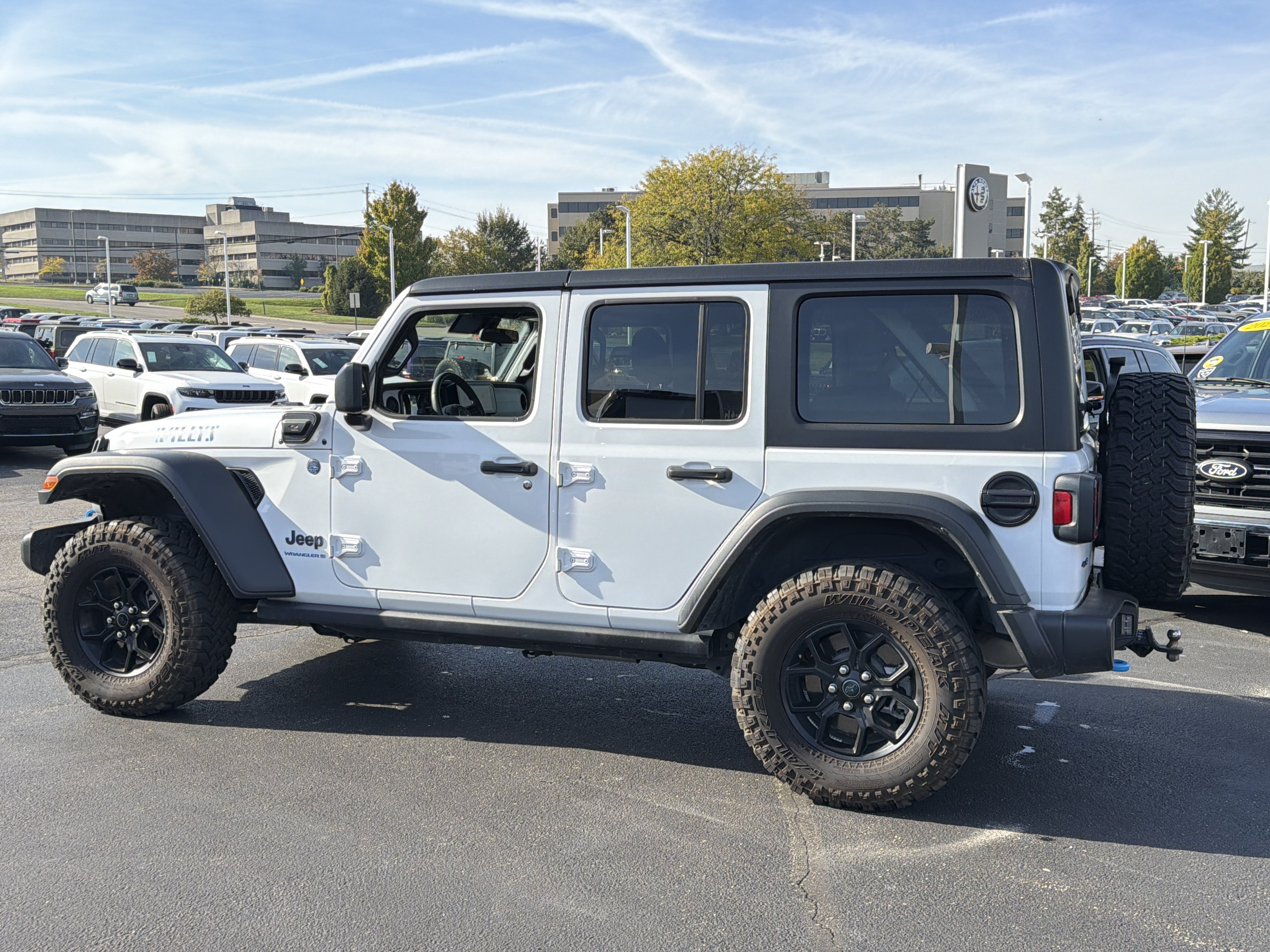 Used 2024 Jeep Wrangler Unlimited AWD/4WD image 6