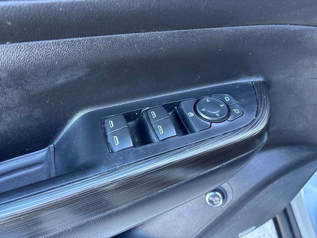 Used 2023 GMC Acadia SLT image 13