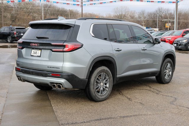 Used 2025 GMC Acadia Elevation image 3