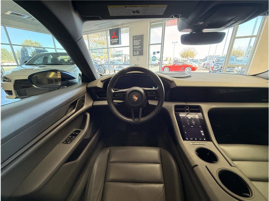 Used 2022 Porsche Taycan image 12