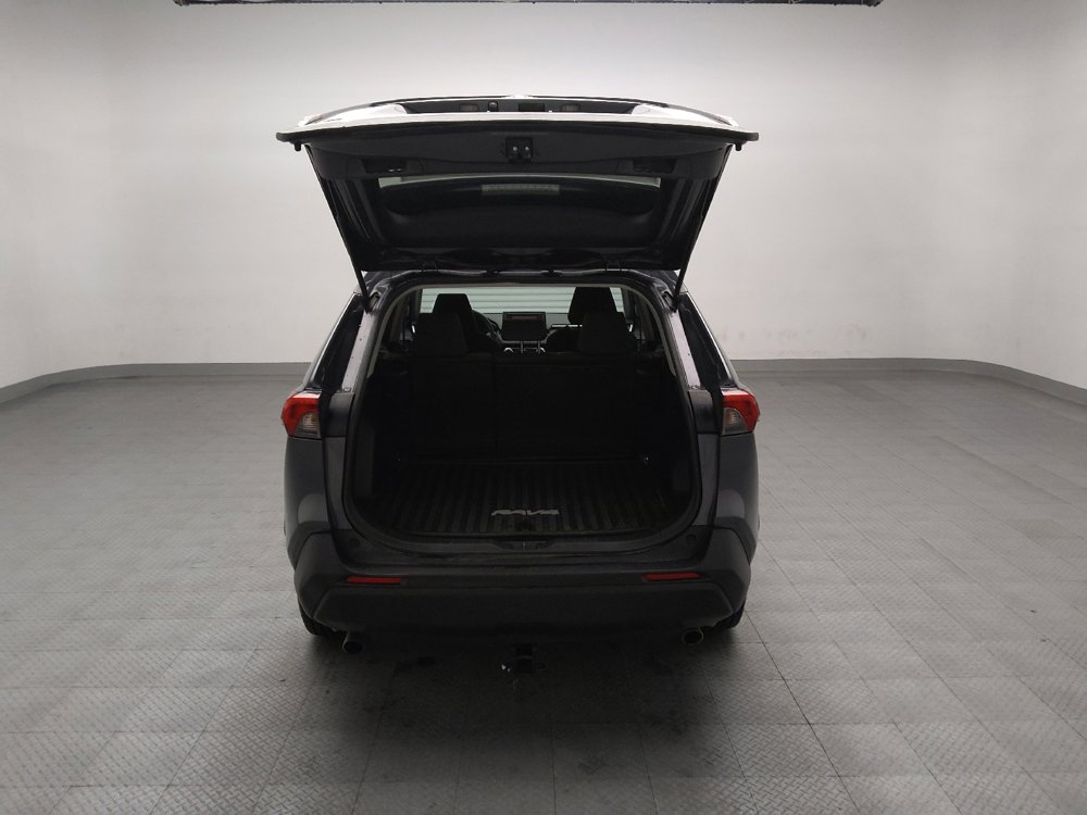 Used 2020 Toyota RAV4 LE AWD/4WD image 29