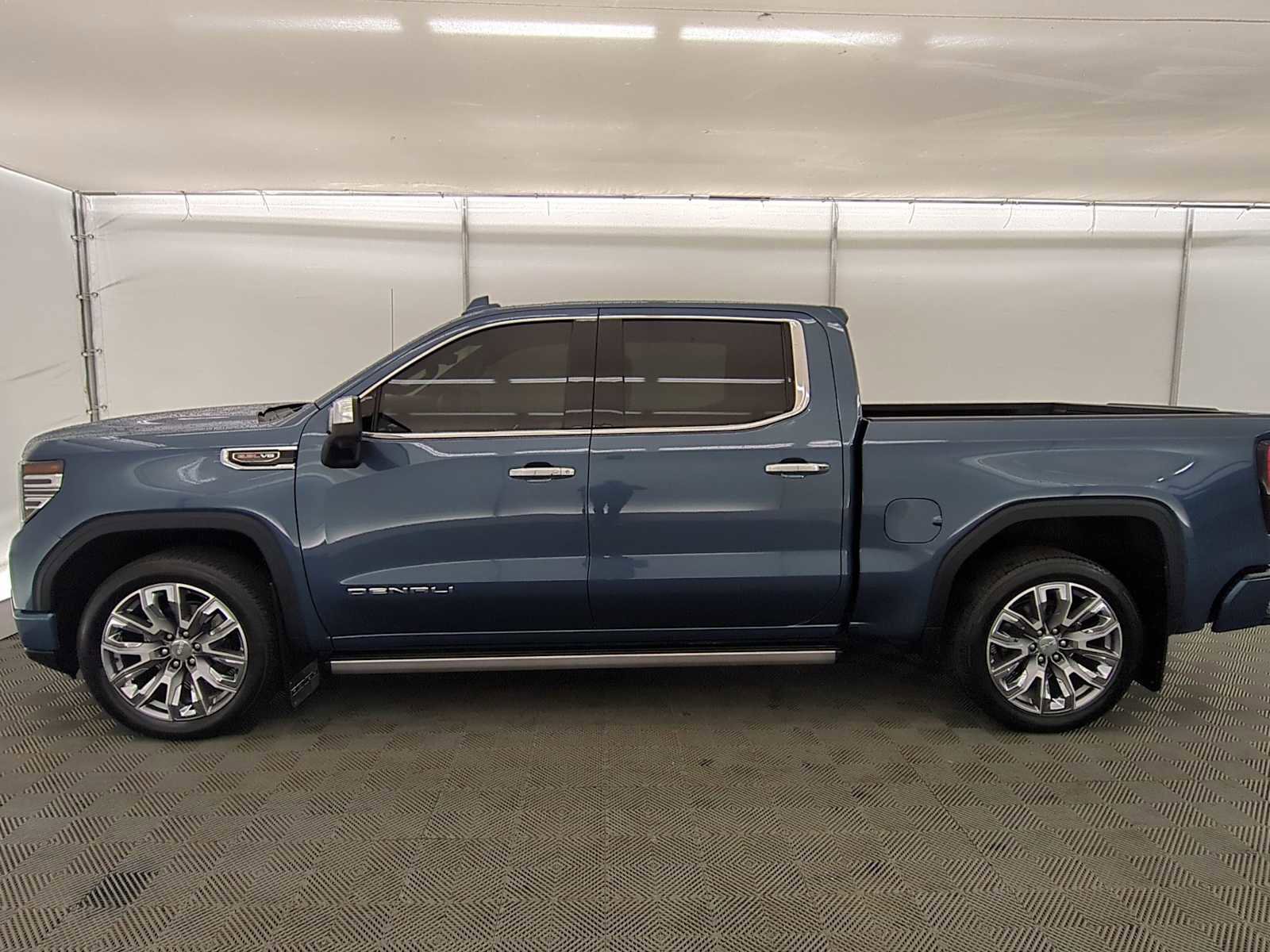 Used 2024 GMC Sierra 1500 Denali image 3