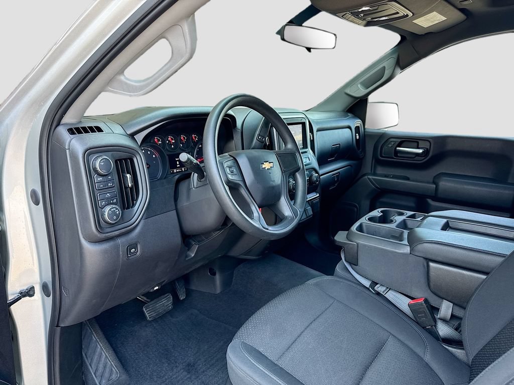 Used 2020 Chevrolet Silverado 1500 Custom w/ Custom Value Package AWD/4WD image 11