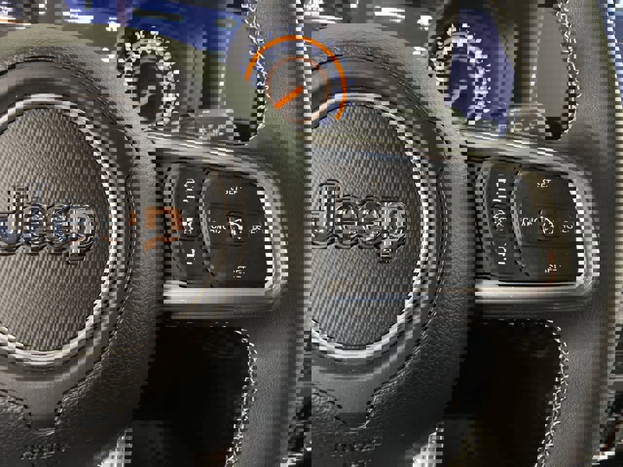 Used 2025 Jeep Wrangler Sahara image 21