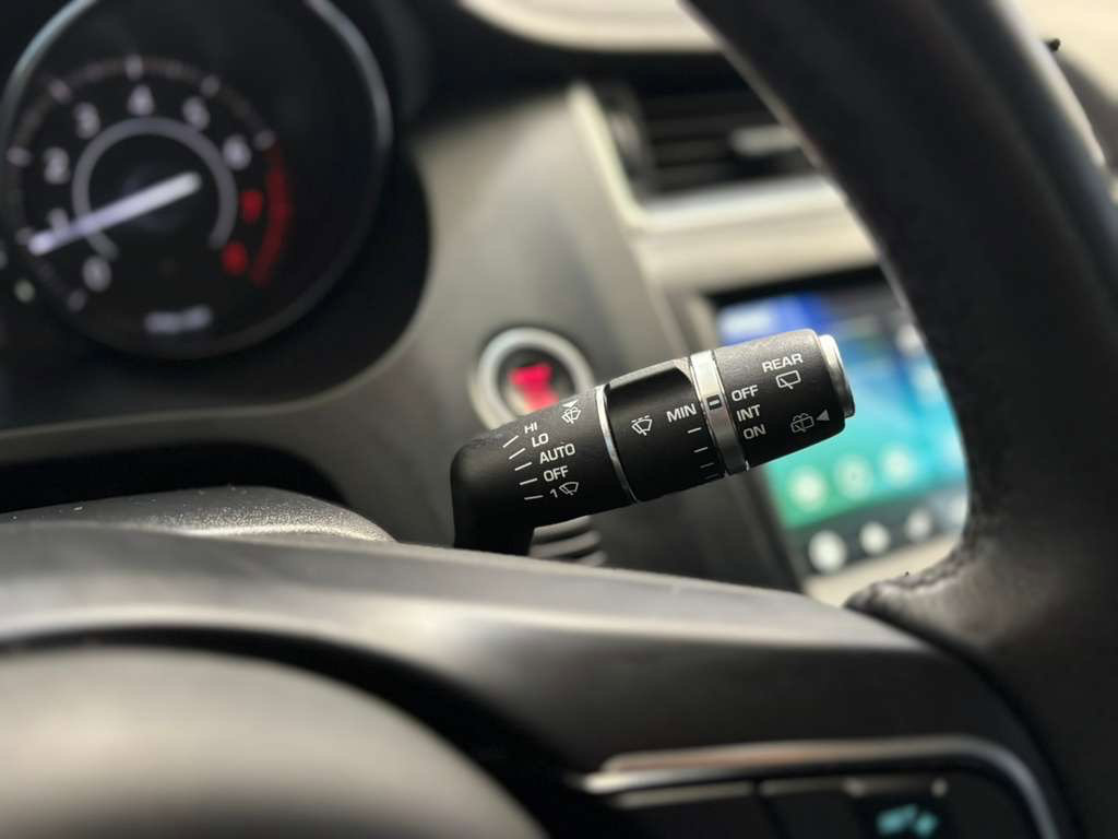 Used 2019 Jaguar E-PACE S image 33