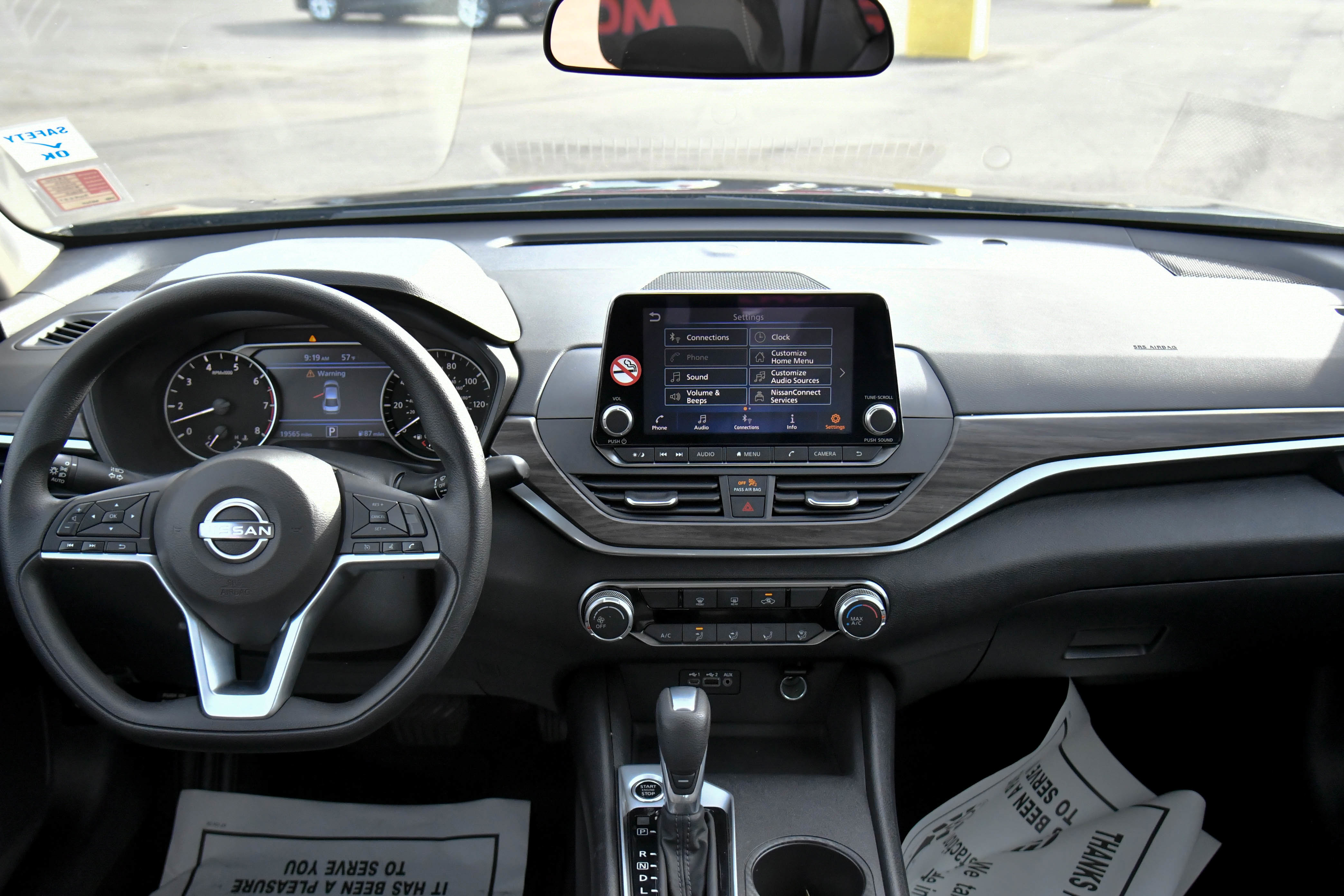 Used 2025 Nissan Altima 2.5 SV image 32