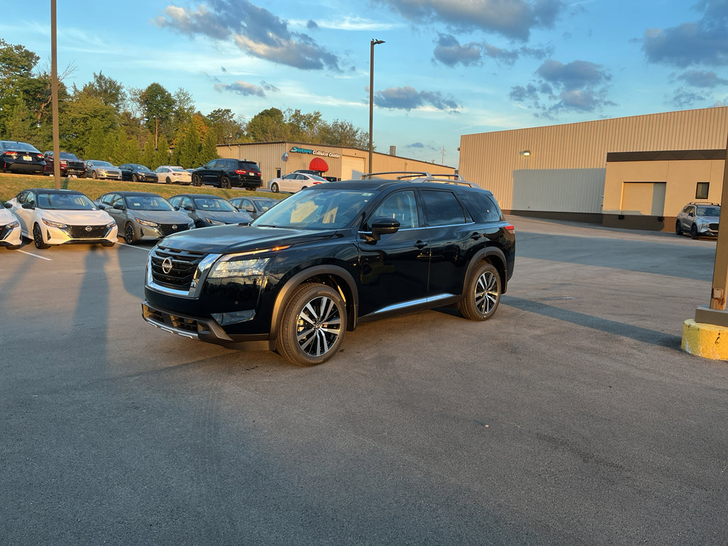 New 2025 Nissan Pathfinder Platinum
