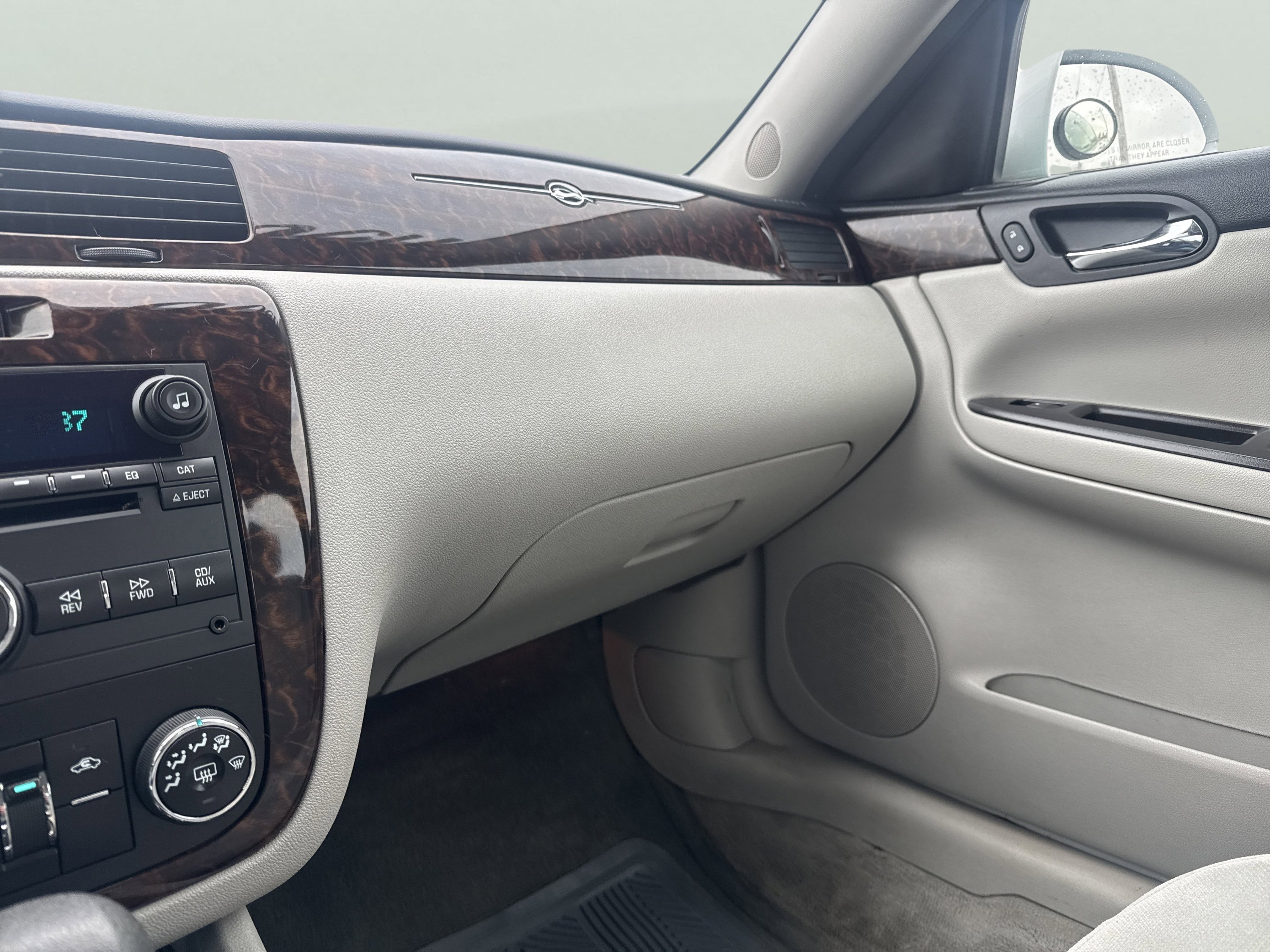 Used 2016 Chevrolet Impala LT image 16