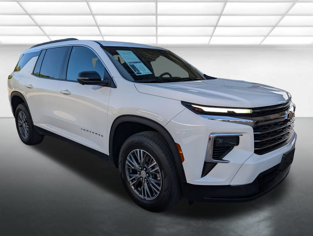 Used 2024 Chevrolet Traverse LT AWD/4WD image 1